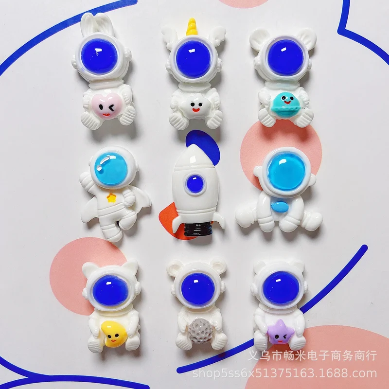 100Pcs Shiny Cartoon Astronaut Flatback Resin Spaceman Cabochons Scrapbook Crafts DIY Jewelry Decor Making Accessories
